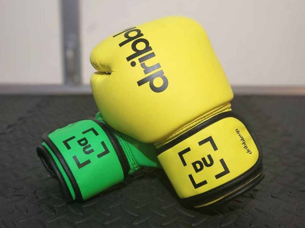 Dribbleup smart boxing gloves
